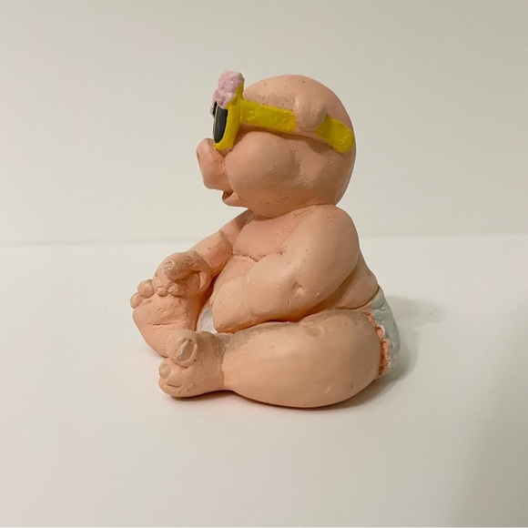 Vintage Wetherbee Pig Figurine wearing Sunglasses Figure - Picture 10 of 16